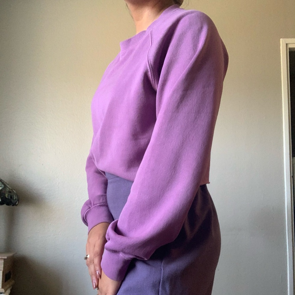 Purple cropped sweater 👾